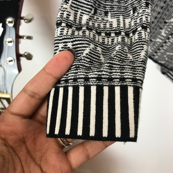 BLACK & WHITE Boho Aztec Sweater - Picture 2 of 4
